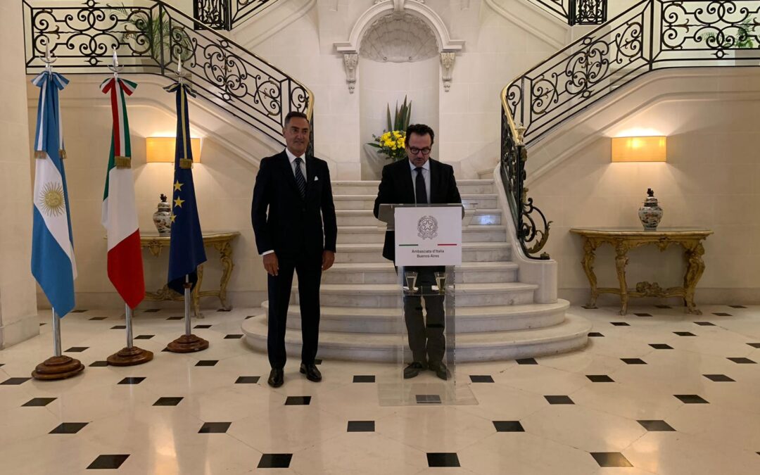 El Embajador Fabrizio Lucentini entregó la condecoración de Cavaliere dell’Ordine della Stella d’Italia (OSI) al Sr. Carlos Alejandro Ñamandú.